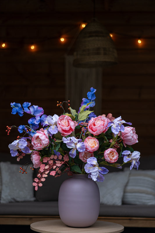 Boeket Anfora zijden bloemstuk close-up
